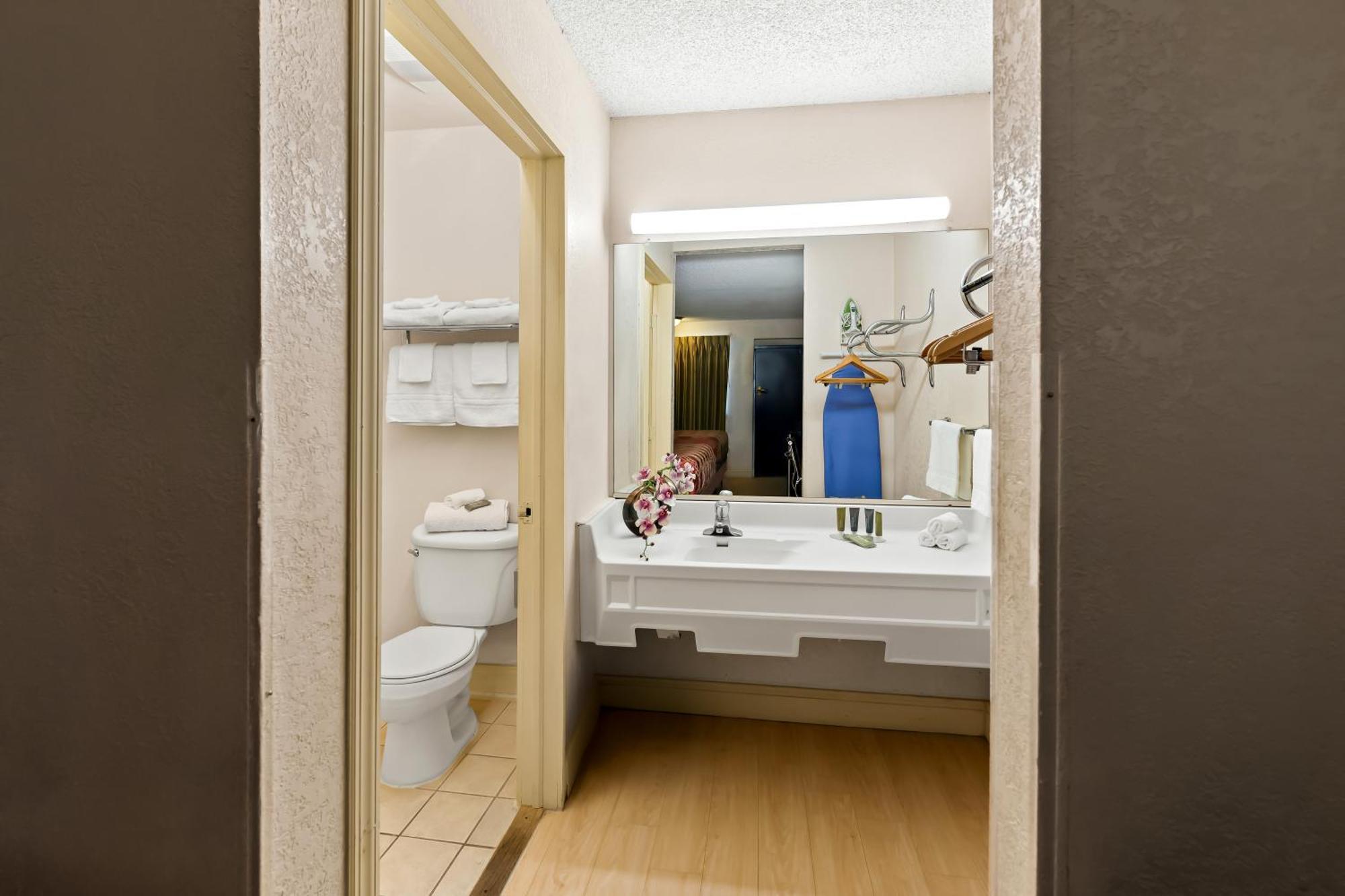 Bellmawr Economy Inn Bellmawr-Philadelphia Area Екстер'єр фото